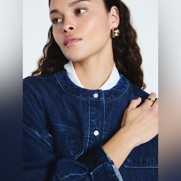 NWT Women's Cropped button down long sleeve Denim Jacket - Picture 4 of 9